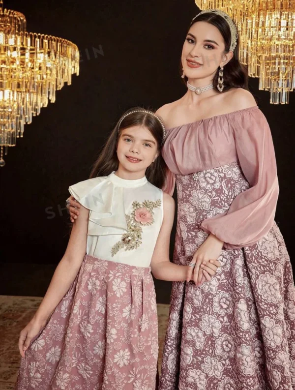 Wholesale Stocklot Cheap Price Factory Direct Hotsale Woven Polyester Floral Jacquard in Stock Fabric for Making Women Dresses - Image 5