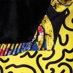 oversized silhouette and bat-wing or long sleeves - Image 23