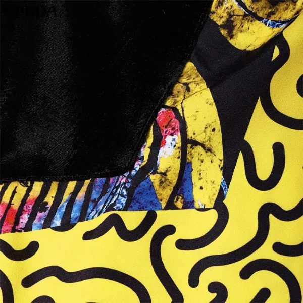 oversized silhouette and bat-wing or long sleeves - Image 23